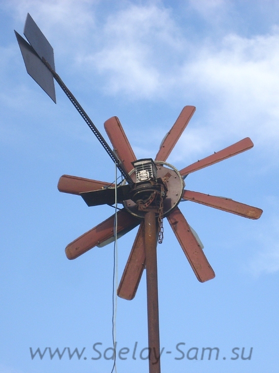 Ветрогенератор вырабатывает электричество