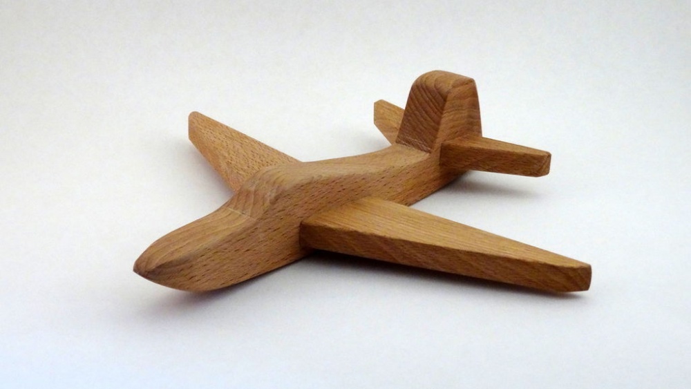 Деревянные модели самолетов, вертолетов и кораблей
