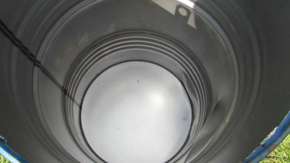 Бочки из под масла под воду. Отмыть бочку от машинного масла для воды. Пластизоль отмыть бочку. Вода для АВД из бочки пластиковой. Трафарет на бочку 200 литров.