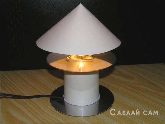 DIY lamp from old CDs