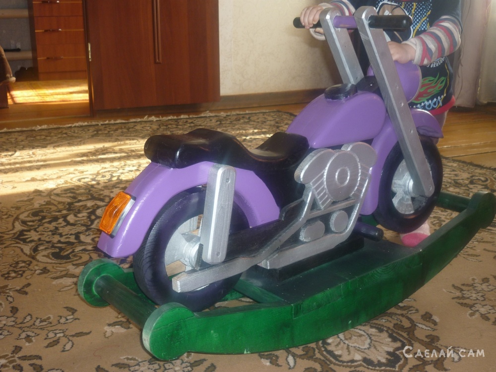Детский мотоцикл-качалка