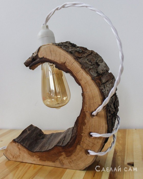 Кабинетная настольная лампа из дерева своими руками.