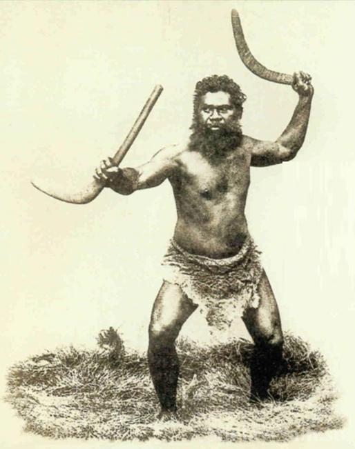 Бумеранг - древнее метательное оружие у австралийских аборигенов